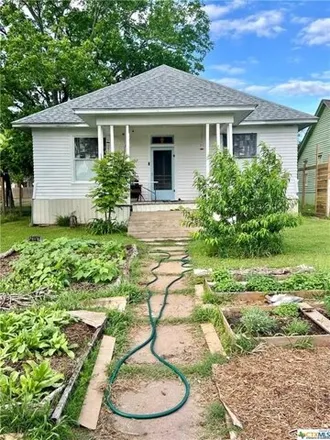 Image 1 - First Presbyterian Church, East Gonzales Street, Yoakum, TX 77995, USA - House for sale