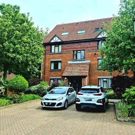 Rent this studio apartment on Shah Jahan Mosque in Templecombe Mews, Woking
