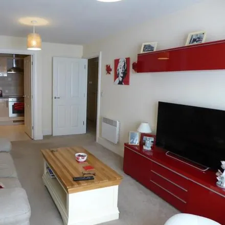 Image 2 - Aylesbury, Coxhill Way, HP21 8FQ, United Kingdom - Apartment for sale