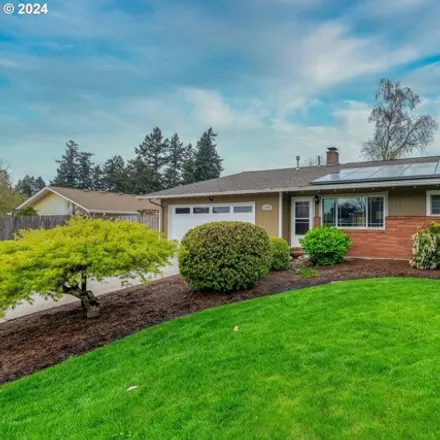 Buy this 3 bed house on 11597 Southeast 59th Avenue in Milwaukie, OR 97222