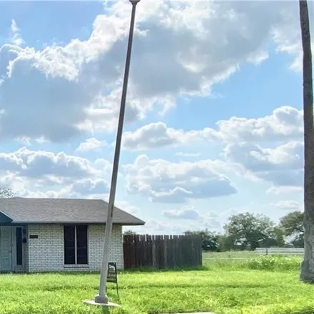 Buy this 3 bed house on 1030 South 18th Street in Kingsville, TX 78363