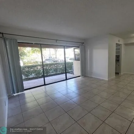 Image 2 - 3103 Riverside Drive, Coral Springs, FL 33065, USA - Condo for rent