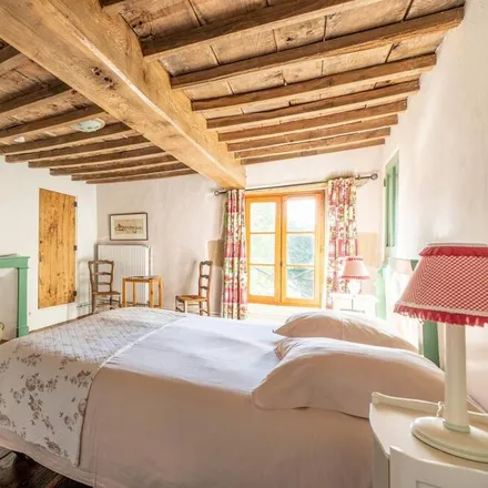 Rent this 3 bed townhouse on 63640 Saint-Priest-des-Champs