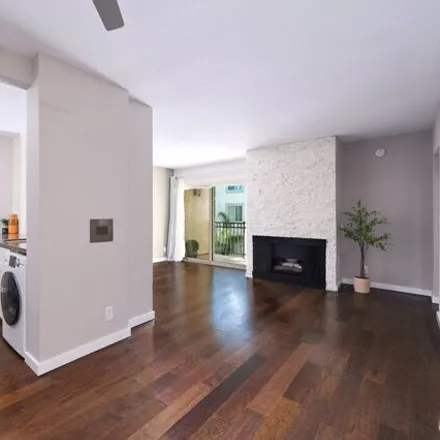 Rent this 1 bed condo on 8849 West 3rd Street in Los Angeles, CA 90048