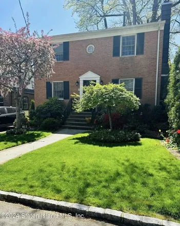 Buy this 3 bed house on 182 Isabella Avenue in New York, NY 10306