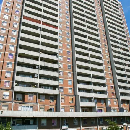 Image 2 - Weston Towers, 2405 Finch Avenue West, Toronto, ON M9M 2C7, Canada - Apartment for rent