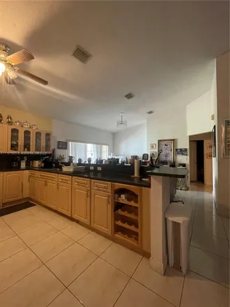 Image 8 - 16473 Northwest 76th Place, Hialeah, FL 33015, USA - House for sale
