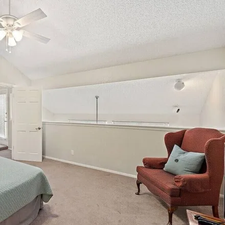 Rent this 3 bed condo on Spicewood