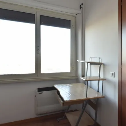 Rent this 3 bed room on Via Guglielmo Albimonte in 14, 00176 Rome RM