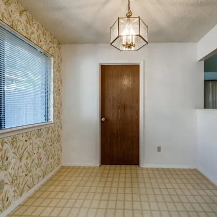 Image 7 - 9306 Thornbury Street, San Antonio, TX 78250, USA - House for sale