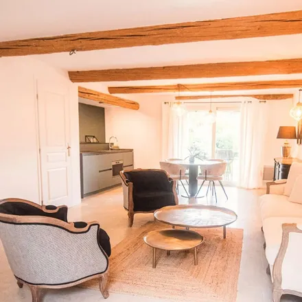 Rent this 17 bed apartment on stèle Samuel CESMAT in Chemin du Bois d'Audibert, 84220 Gordes