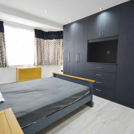 Image 3 - Evelyn Avenue, London, NW9 0JF, United Kingdom - Apartment for rent