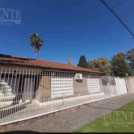 Buy this 4 bed house on Shopping Plaza Canning in Loria, Partido de Ezeiza