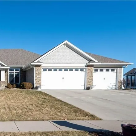 Buy this 5 bed house on 152 Hidden Oak Circle in Mankato, MN 56001