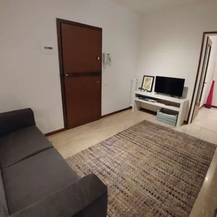 Rent this 6 bed apartment on Via Luigi Pellizzo in 35128 Padua Province of Padua, Italy