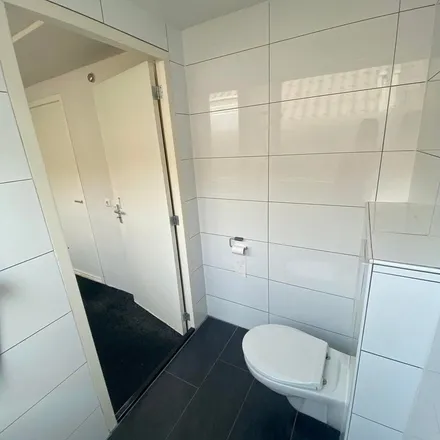 Image 3 - Rodenrijselaan, 3037 XC Rotterdam, Netherlands - Apartment for rent