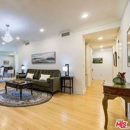 Image 2 - 261 S Reeves Dr Unit 202, Beverly Hills, California, 90212 - Condo for sale