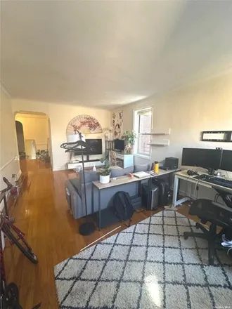 Image 4 - 64-85 Saunders Street, New York, NY 11374, USA - Apartment for sale