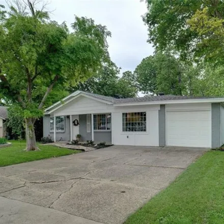 Image 2 - 349 North Cottonwood Drive, Richardson, TX 75080, USA - House for sale