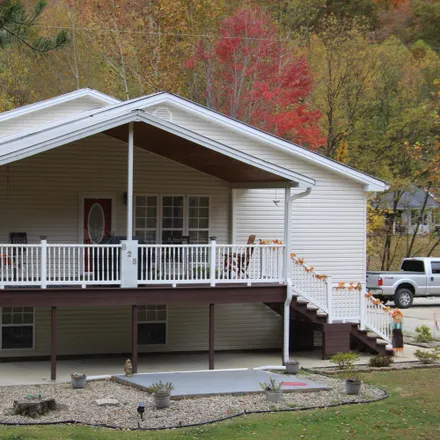 Buy this 5 bed loft on 801 Lower Hatcher Creek Road in Powell County, KY 40380