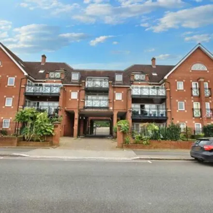 Buy this 2 bed apartment on unnamed road in London, N12 7EL