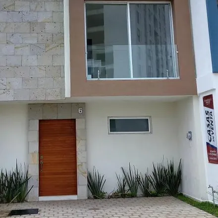 Buy this 4 bed house on Avenida Valdepeñas 8718 in Rinconada del Camichín, 45100 Zapopan