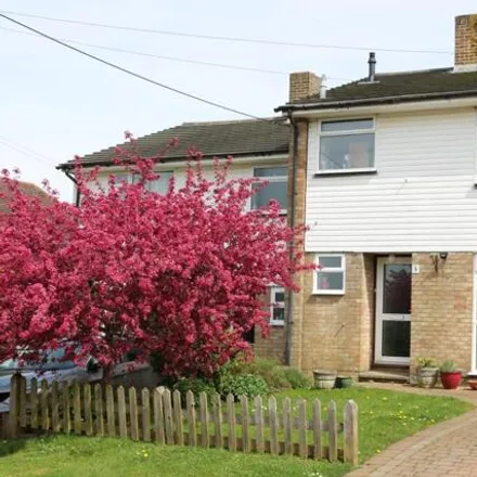 Buy this 3 bed house on 15 Highland Road in Haywards Heath, RH16 4DP