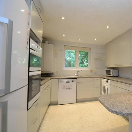 Image 7 - Gordon Avenue, London, HA7 3JT, United Kingdom - Apartment for rent