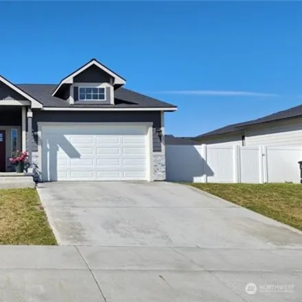 Buy this 3 bed house on 1588 Bonneville Street in Moses Lake, WA 98837