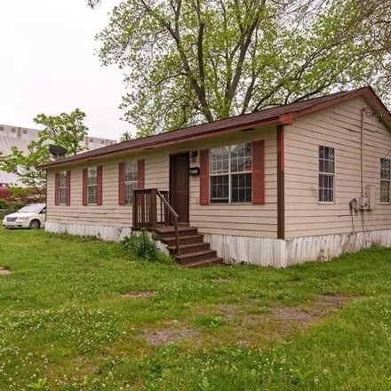 Buy this 3 bed house on 280 South Pennsylvania Street in Pine Bluff, AR 71601