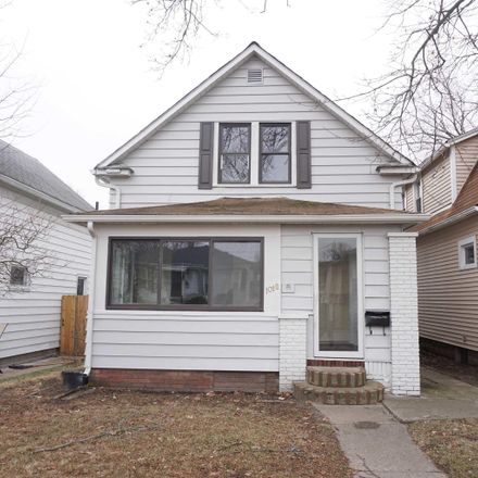 Rent this 3 bed house on 1018 Shore Drive in Fort Wayne, IN 46805