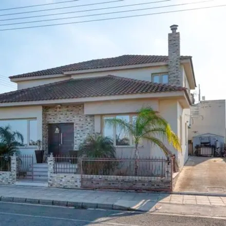 Buy this 4 bed house on Frénaros