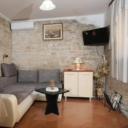 Image 4 - Kanfanar, Istria County, Croatia - Apartment for rent