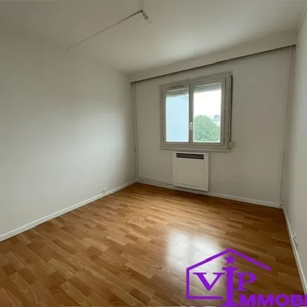 Rent this 3 bed apartment on 320 Rue Garibaldi in 76300 Sotteville-lès-Rouen, France