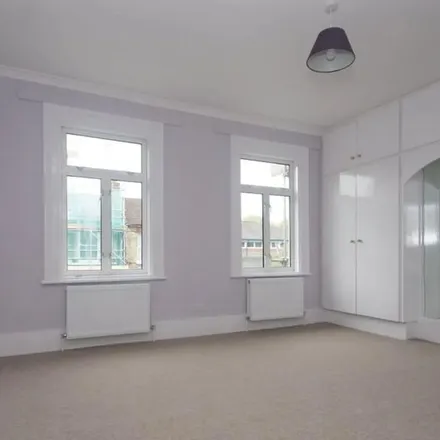 Rent this 4 bed apartment on 78 Gayford Road in London, W12 9BW
