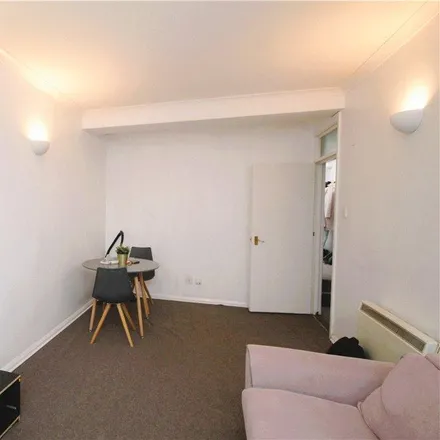 Image 2 - ALDI, 18-20 Station Road, London, SE25 5AJ, United Kingdom - Apartment for rent