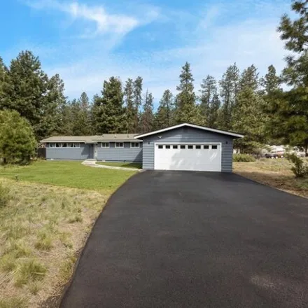 Buy this 3 bed house on 19414 Apache Road in Deschutes River Woods, Deschutes County