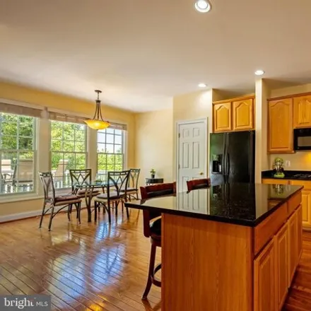 Image 8 - 6925 Stanwick Square, Gainesville, VA 20155, USA - Townhouse for sale