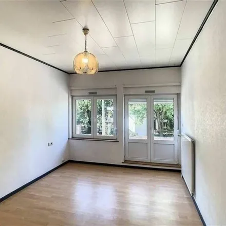 Rent this 2 bed apartment on Avenue de Thouars 11 in 4280 Hannut, Belgium
