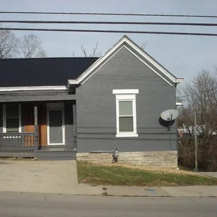 Buy this 3 bed house on 424 East Pike Street in Cynthiana, KY 41031