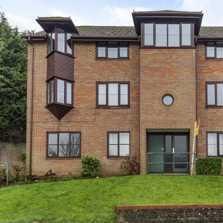 Rent this 2 bed apartment on Eskdale Avenue in Chesham, HP5 3SA