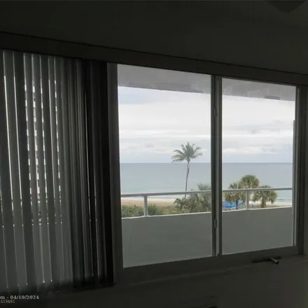 Image 2 - Caribe Condos of Lauderdale-by-the-Sea, 4050 North Ocean Drive, Lauderdale-by-the-Sea, Broward County, FL 33308, USA - Condo for sale