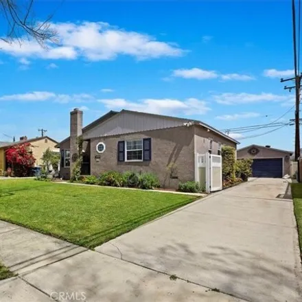 Image 2 - 1735 Valencia Avenue, San Bernardino, CA 92404, USA - House for sale