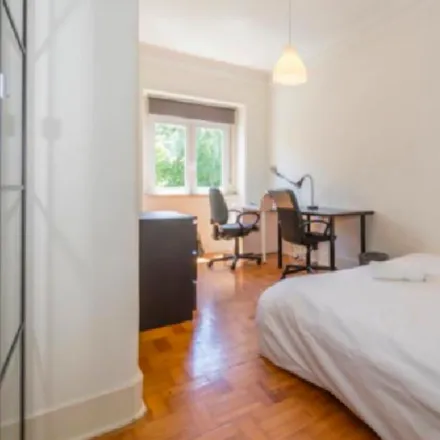 Rent this 4 bed room on Farmácia Sete Rios in Estrada das Laranjeiras 202 B, 1600-139 Lisbon