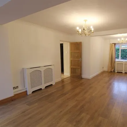 Image 4 - 122 America Lane, Walstead, RH16 3QG, United Kingdom - Duplex for rent