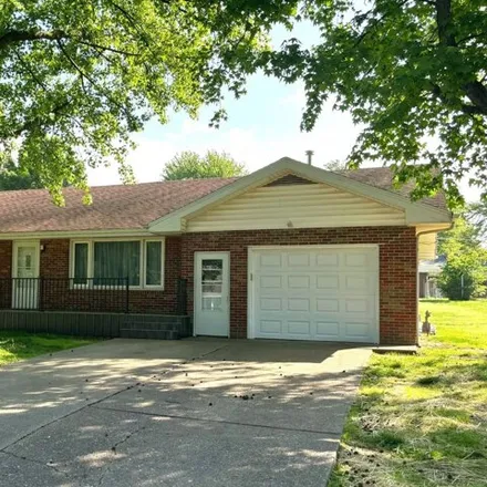 Buy this 4 bed house on 304 Forio Drive in Mount Carmel, IL 62863