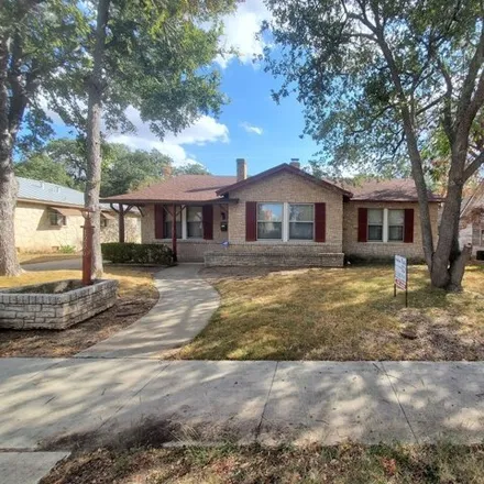 Rent this 3 bed house on 1212 Avant Avenue in San Antonio, TX 78210