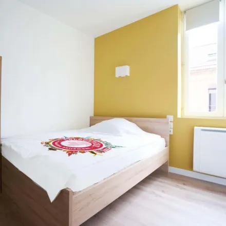 Rent this 2 bed room on 38 Rue Faidherbe in 59260 Hellemmes-Lille, France