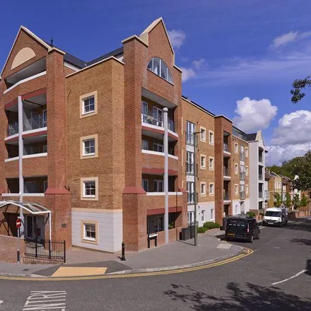 Image 1 - 1 Catteshall Lane, Godalming, GU7 1JR, United Kingdom - Apartment for rent