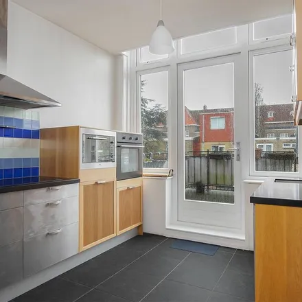 Rent this 7 bed apartment on Binnensingel 37 in 3134 NA Vlaardingen, Netherlands